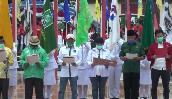 title 8 Parpol Pengusung Calon Petahana Sugianto-Edi Gelar Deklarasi di Tugu Proklamasi 8 Parpol Pengusung Calon Petahana Sugianto-Edi Gelar Deklarasi di Tugu Proklamasi