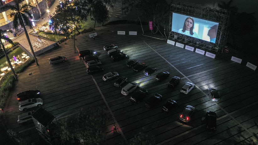 Nonton Film dari Dalam Mobil Jadi Alternatif Liburan Baru Warga Jakarta - Bagian 1