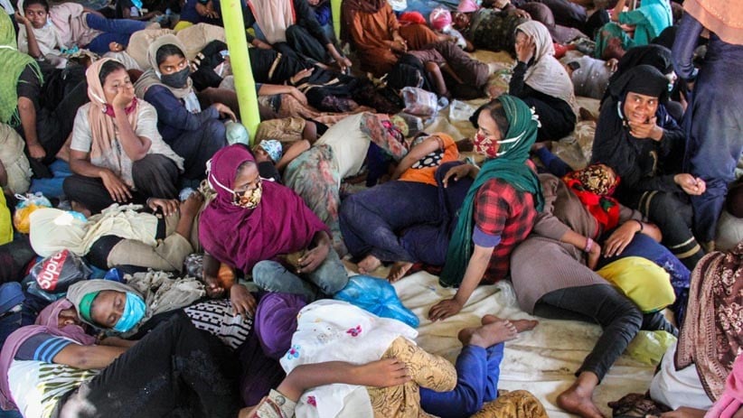 296 Imigran Etnis Rohingya Terdampar di Perairan Aceh - Bagian 1