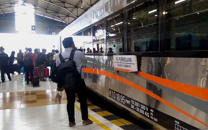 Masih Sepi Penumpang, Sejumlah Perjalanan Kereta Api Dibatalkan