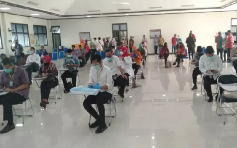 Gibran dan Sederet Bakal Calon Kepala Daerah Ikuti Tes Kesehatan di RSUD Dr Moewardi