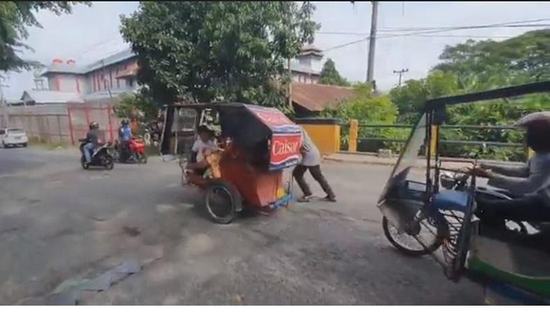 Rusak Parah, Jembatan Titi Pahlawan di Medan Rawan Ambruk