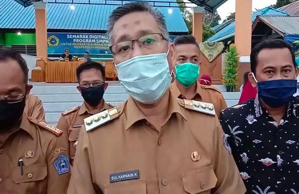 title Kantor Dinsos Kendari Terbakar, Wali Kota Sulkarnain Minta Warga Tetap Dilayani Kantor Dinsos Kendari Terbakar, Wali Kota Sulkarnain Minta Warga Tetap Dilayani