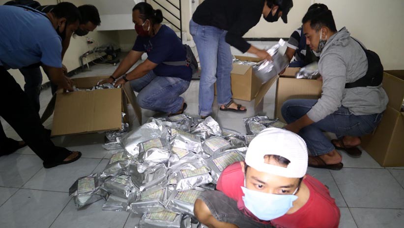 BNN Gerebek Gudang Narkoba di Surabaya, 8 Kg Sabu Asal Malaysia Diamankan - Bagian 3