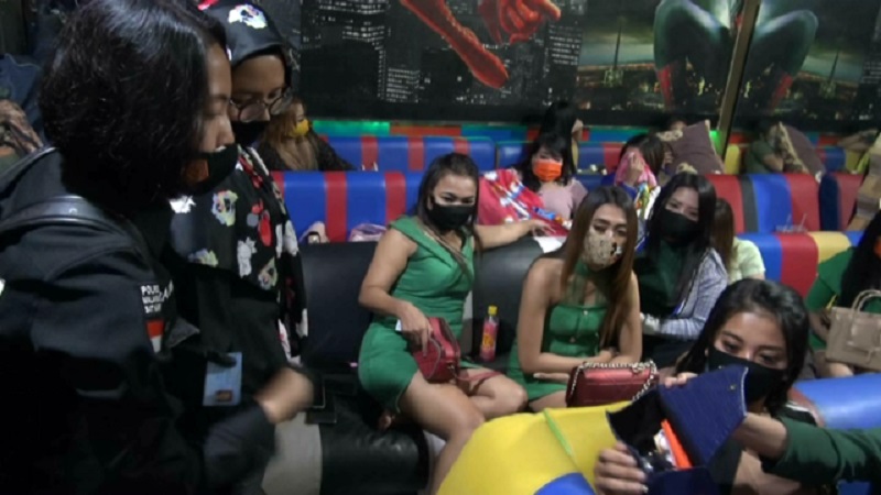 Polisi Amankan Senpi dan 33 Pemandu Lagu di Malang, 2 Positif Narkoba