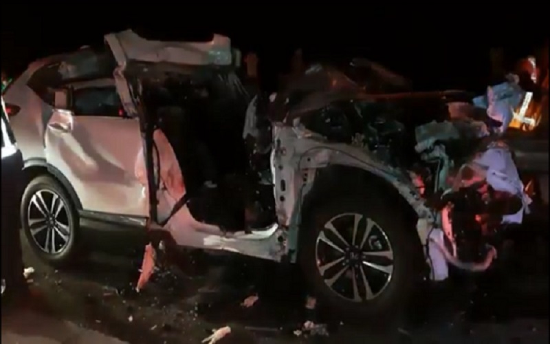 Kecelakaan Beruntun di Tol Kartasura-Salatiga Tewaskan 2 Orang, Mobil Sedan Terbakar
