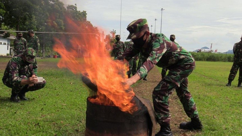 Pangkalan TNI AU Sam Ratulangi Manado Gelar Simulasi Kebakaran 