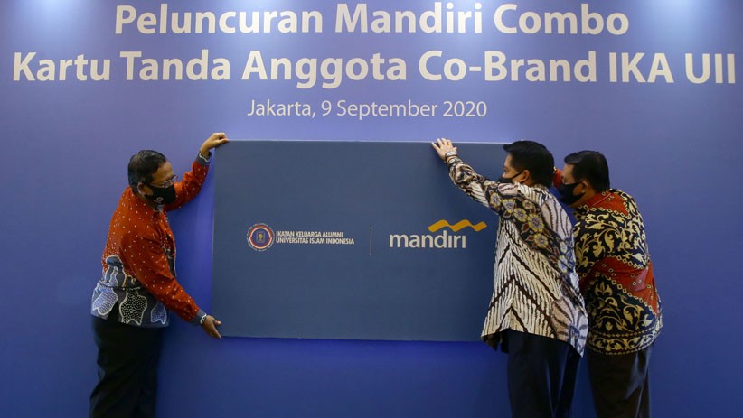 Alumni UII Punya KTA Khusus Transaksi Perbankan, Ini Penampakannya - Bagian 3