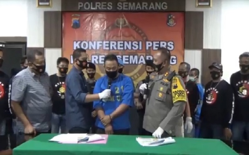 title Tak Kunjung Ceraikan Suami, Perempuan di Semarang Dianiaya Selingkuhan Tak Kunjung Ceraikan Suami, Perempuan di Semarang Dianiaya Selingkuhan