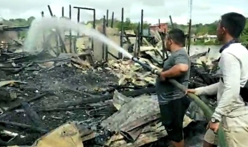 Kebakaran di Ketapang, Belasan Ruko Pasar Sandai Hangus Dilalap Api