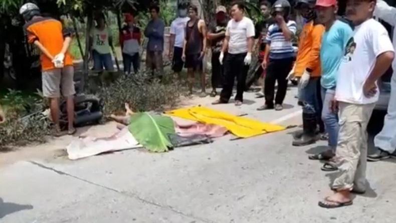 Tersenggol Truk saat Menyalip dari Kiri, Pengendara Motor di Mojokerto Tewas Terlindas