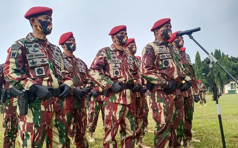 Purnawirawan Pakai Baret Merah Danjen Kopassus Simbol Yang Harus Dihargai Bagian 1