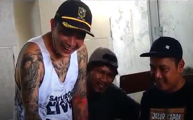 Viral Kades Bertato Bak Gangster di Banjarnegara 