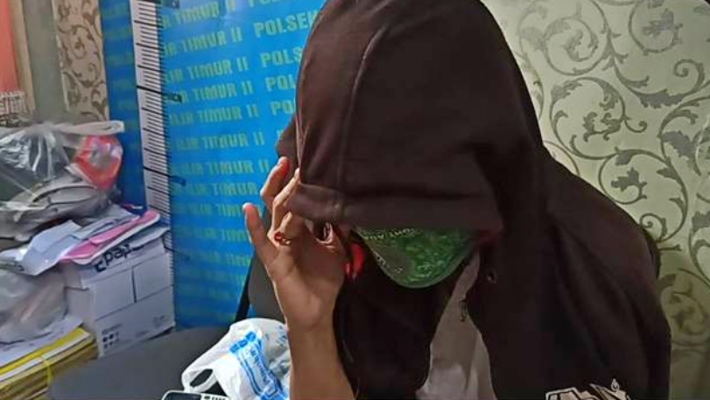 Mengutil Kosmetik di Mini Market, IRT di Palembang Diciduk Polisi