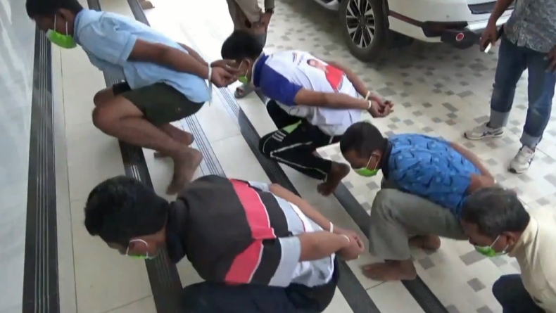 title Dibacok Korban, Perampok di Jambi Ditangkap Polisi saat Berobat ke Rumah Sakit Dibacok Korban, Perampok di Jambi Ditangkap Polisi saat Berobat ke Rumah Sakit
