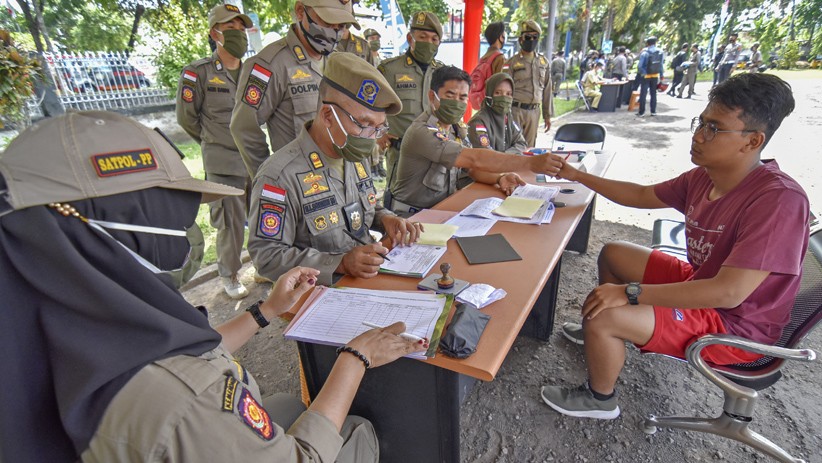 Tindak Tegas, Pelanggar Protokol Kesehatan Sidang di Tempat dan Bayar Rp150.000 - Bagian 2