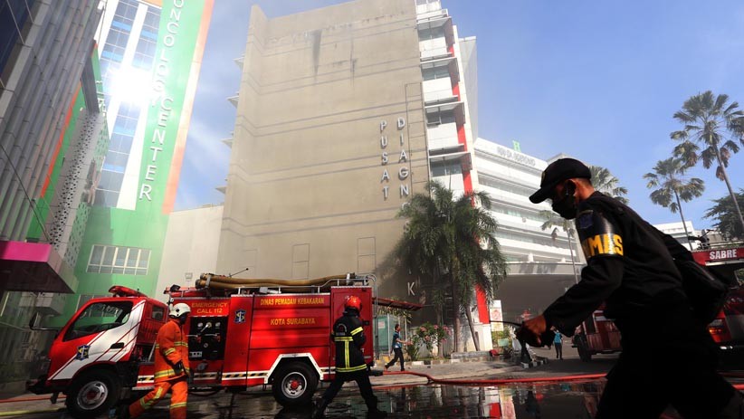 Lantai Basemen Gedung RSUD dr Soetomo Terbakar, Pelayanan Tetap Berjalan - Bagian 4
