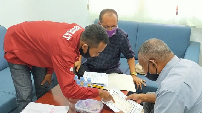 Salah Administrasi, Istri Bakal Calon Bupati Teluk Bintuni Perbaiki Berkas KPU