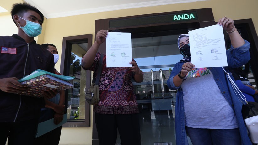 Investasi Bansos Fiktif hingga Rp3 Miliar, Warga Jombang Dilaporkan ke Polisi - Bagian 1