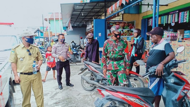 title Banyak Warga Tak Percaya Covid-19, Tim di Mimika Sulit Telusuri Kontak Pasien Banyak Warga Tak Percaya Covid-19, Tim di Mimika Sulit Telusuri Kontak Pasien