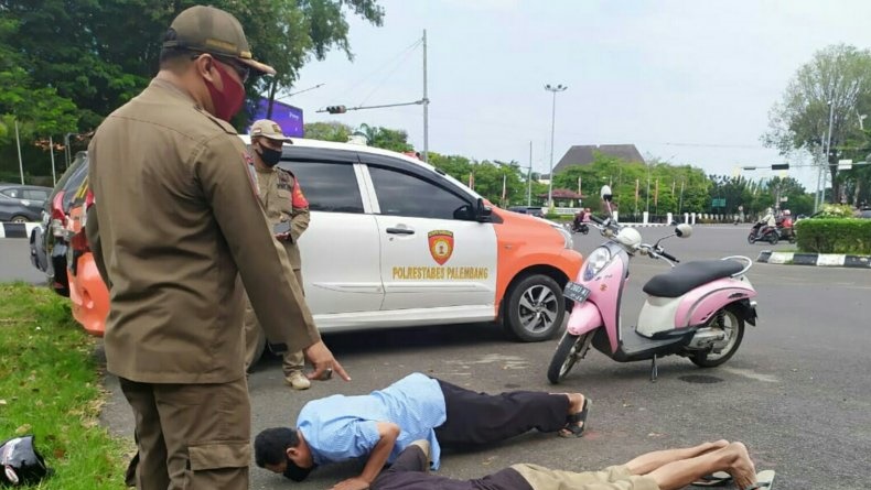 Hari Pertama Penerapan Sanksi Prokes, 47 Warga Palembang Terciduk Tak Pakai Masker