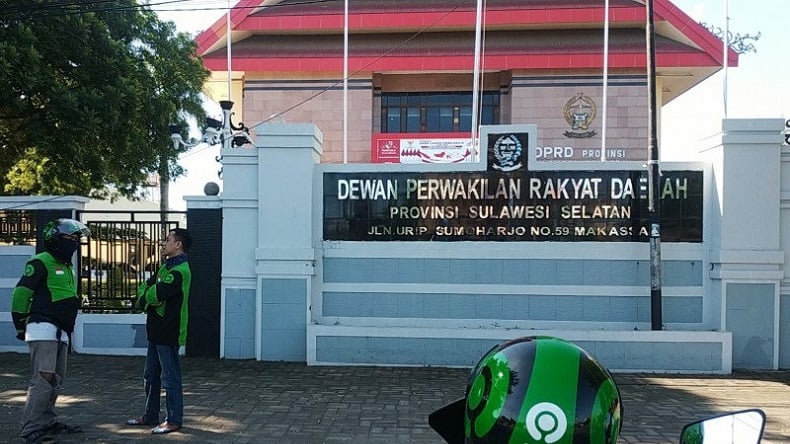 title Balai Kota Makassar Lockdown, Kantor DPRD Sulsel Tutup Sementara Balai Kota Makassar Lockdown, Kantor DPRD Sulsel Tutup Sementara