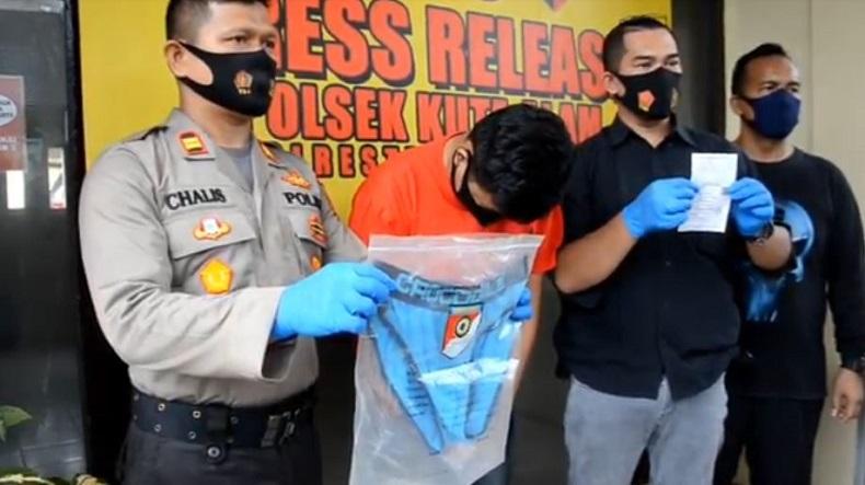 title Celana Dalam Dibuka dan Dicabuli, Pemuda di Aceh Laporkan Tukang Pijat Pria ke Polisi Celana Dalam Dibuka dan Dicabuli, Pemuda di Aceh Laporkan Tukang Pijat Pria ke Polisi