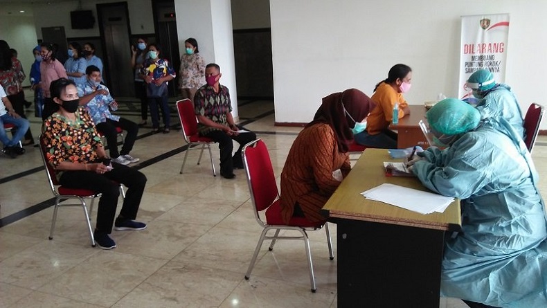 title DPRD Maluku Tes Usap Tahap 2, Peserta Lebih dari 100 Orang DPRD Maluku Tes Usap Tahap 2, Peserta Lebih dari 100 Orang