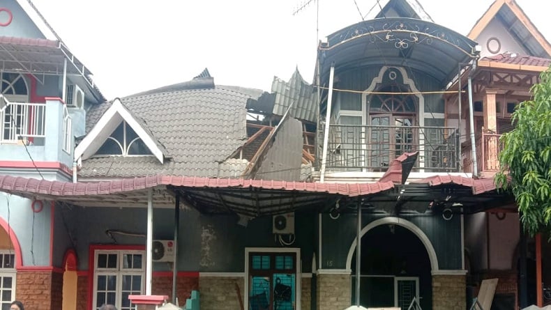 Kebakaran di Perumahan Villa Mutiara Medan, Satu Orang Dilarikan ke Rumah Sakit 