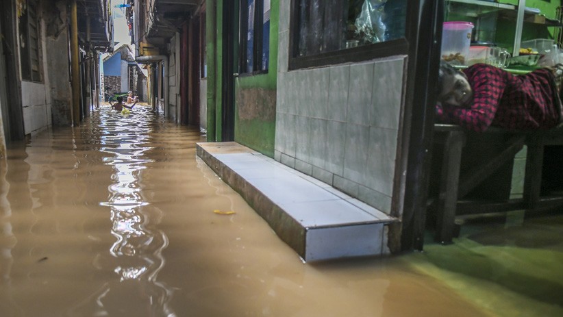 Sungai Ciliwung Meluap, Warga Kebon Pala Kebanjiran - Bagian 1