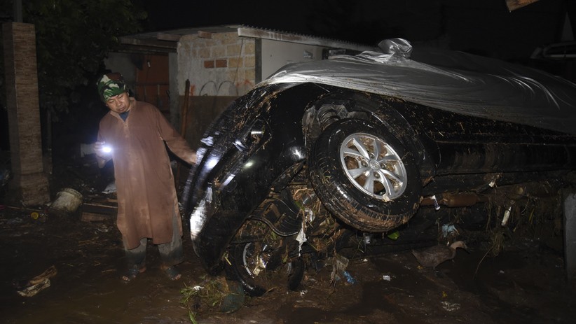 Banjir Bandang di Desa Mekarsari Cicurug, 2 Warga Hilang Terseret Arus - Bagian 3
