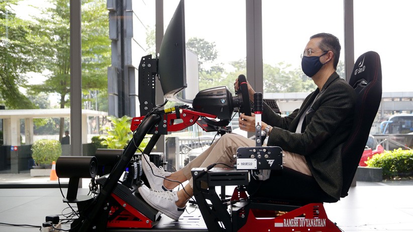 BMW Z4 GT3 Digunakan sebagai Official Car Balap di Rumah - Bagian 2