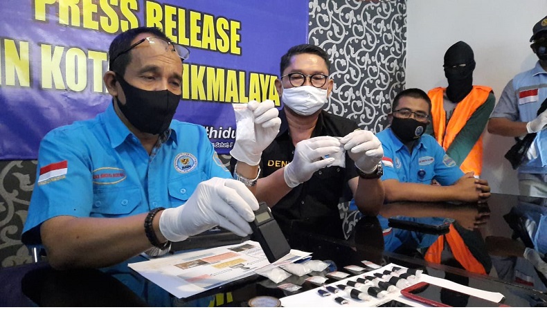 Sabu Ditempel di SPBU Manonjaya, Pengedar Narkoba Ditangkap BNN Kota Tasikmalaya