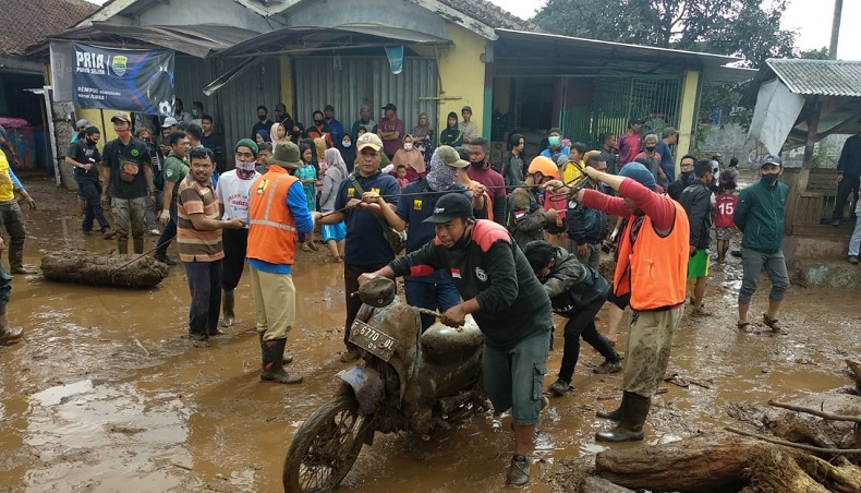 Pemkab Sukabumi Tetapkan Status Darurat Pascabanjir Bandang