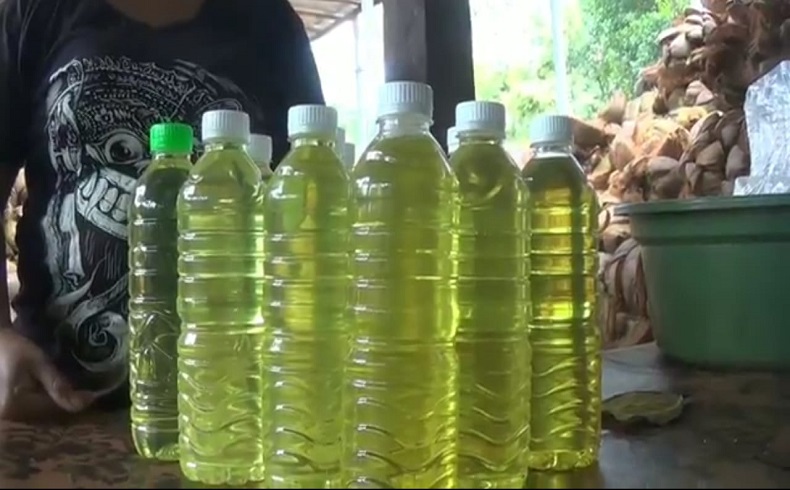 Industri Minyak Kelapa Tradisional di Klungkung Bertahan di tengah Pandemi Covid-19
