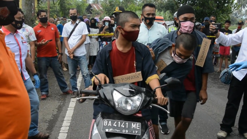 Rekonstruksi Pengeroyokan Payakumbuh, Polisi: Pukulan di Kepala Tewaskan Korban