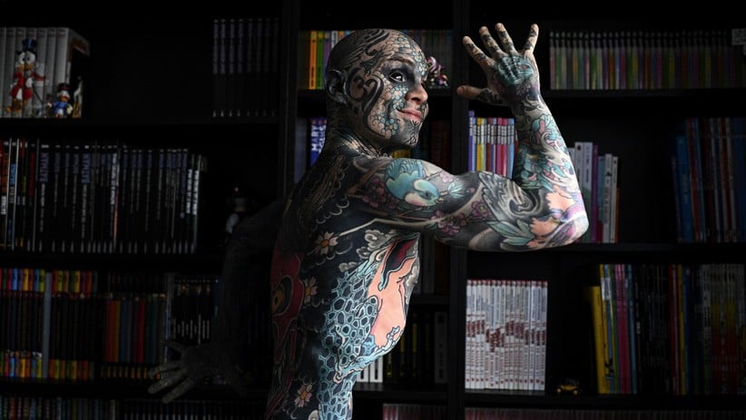 Potret Pria Bertato di Sekujur Tubuh, Ternyata Guru SD - Bagian 6