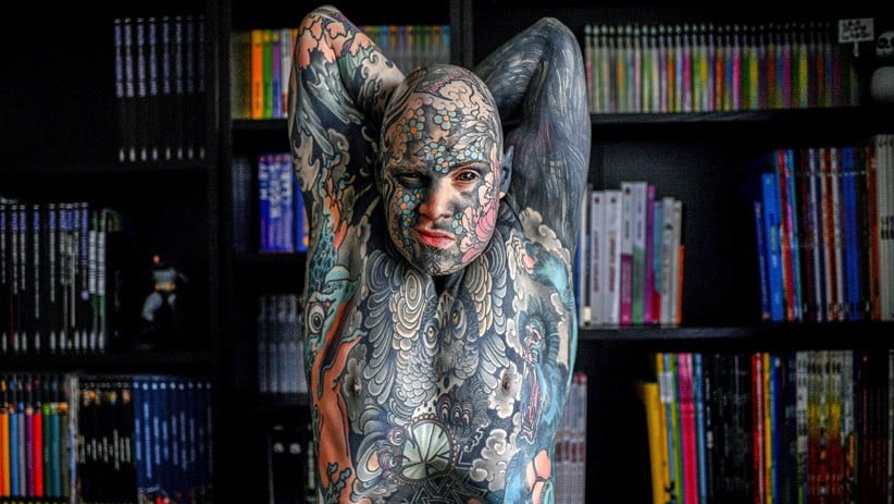 Potret Pria Bertato di Sekujur Tubuh, Ternyata Guru SD - Bagian 4