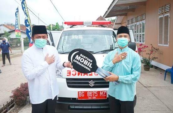 Safari Jumat di Plaju, Herman Deru Serahkan Bantuan Ambulans ke IKB-Manku 