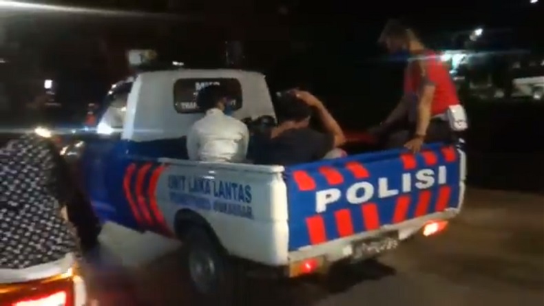 Razia Balap Liar di Makassar, 2 Pengendara Motor Tancap Gas Tabrak Polisi