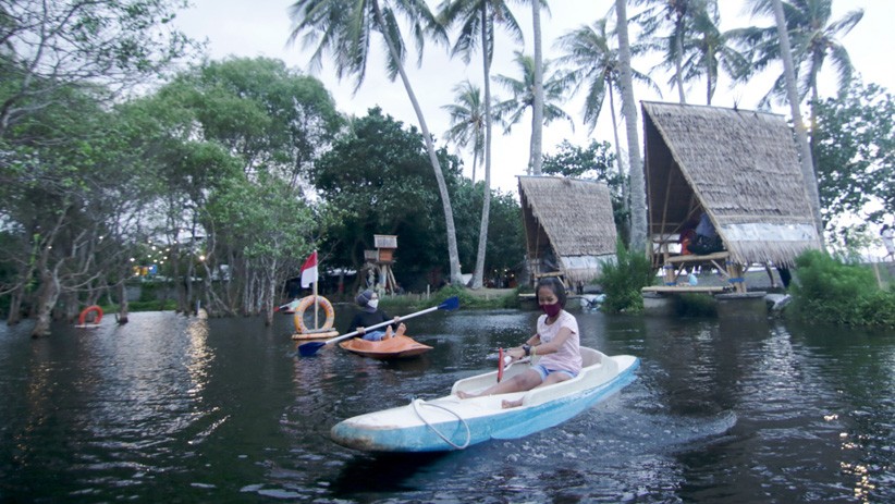 Serunya Bermain Kano di Pantai Cacalan Banyuwangi - Bagian 2