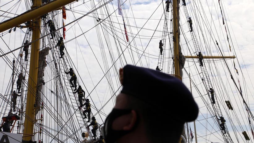 Keliling Indonesia, KRI Bima Suci Bawa Bantuan Sembako ke Pulau-Pulau Terluar - Bagian 5