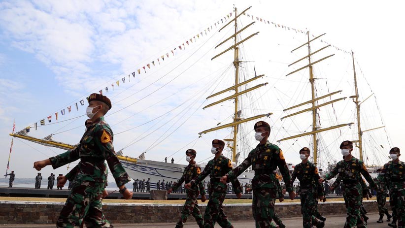 Keliling Indonesia, KRI Bima Suci Bawa Bantuan Sembako ke Pulau-Pulau Terluar - Bagian 4