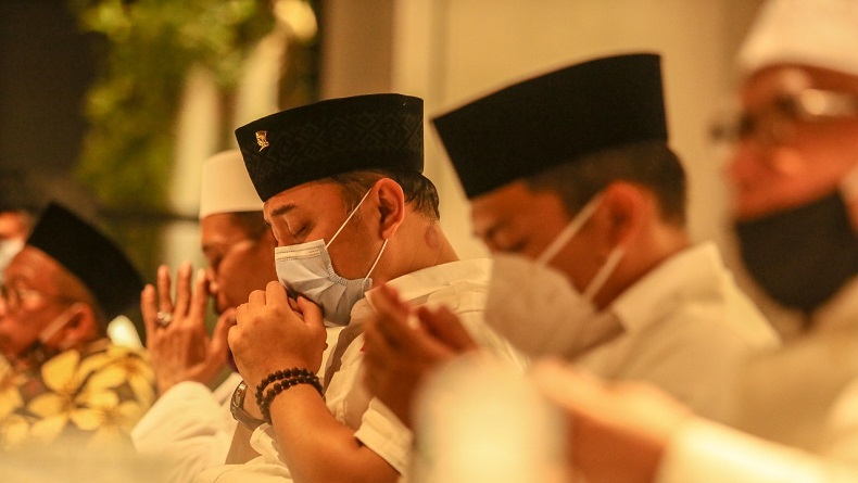 Eri Cahyadi Menangis Haru Didoakan 9 Kiyai Jadi Wali Kota Surabaya