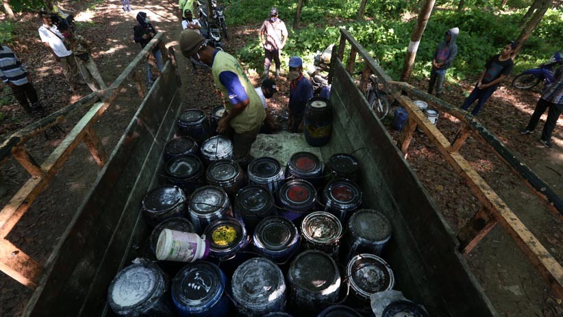 Menyadap Getah Karet Kualitas Ekspor di Kebun PTPN XII Renteng Jember - Bagian 7