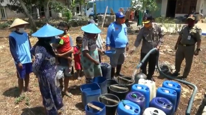 12 Desa dari 5 Kecamatan di Tuban Kesulitan Air Bersih, Pemkab Salurkan Bantuan