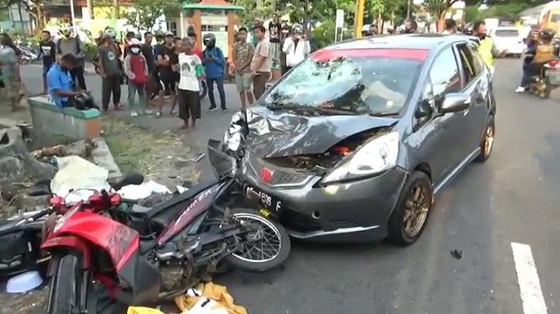 Kecelakaan Beruntun 4 Kendaraan di  Madiun 1 Tewas di  