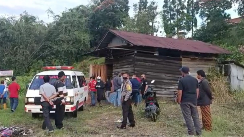 Cari Cangkul di Gudang, Warga Bukittinggi Temukan Mayat Tinggal Kerangka