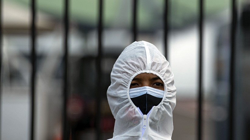 Amankan Unjuk Rasa di Gedung DPR, Polisi Pakai Alat Pelindung Diri - Bagian 4