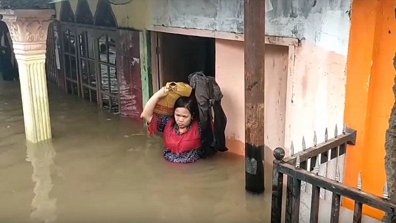 Sungai Bangkatan Binjai Meluap, Ratusan Rumah Warga Terendam Air hingga 1,5 Meter